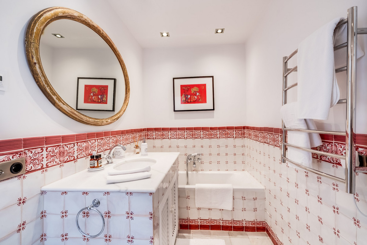 2 Bedroom Apartment for Sale in La Zagaleta — 8