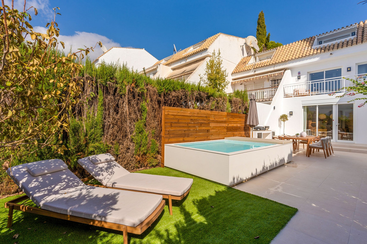 4 Bedroom Villa for Sale in Nagüeles