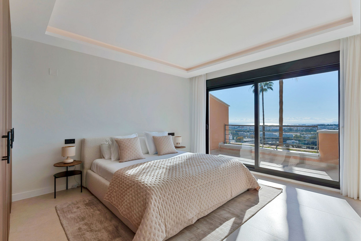 3 Bedroom Apartment for Sale in Nueva Andalucía — 3