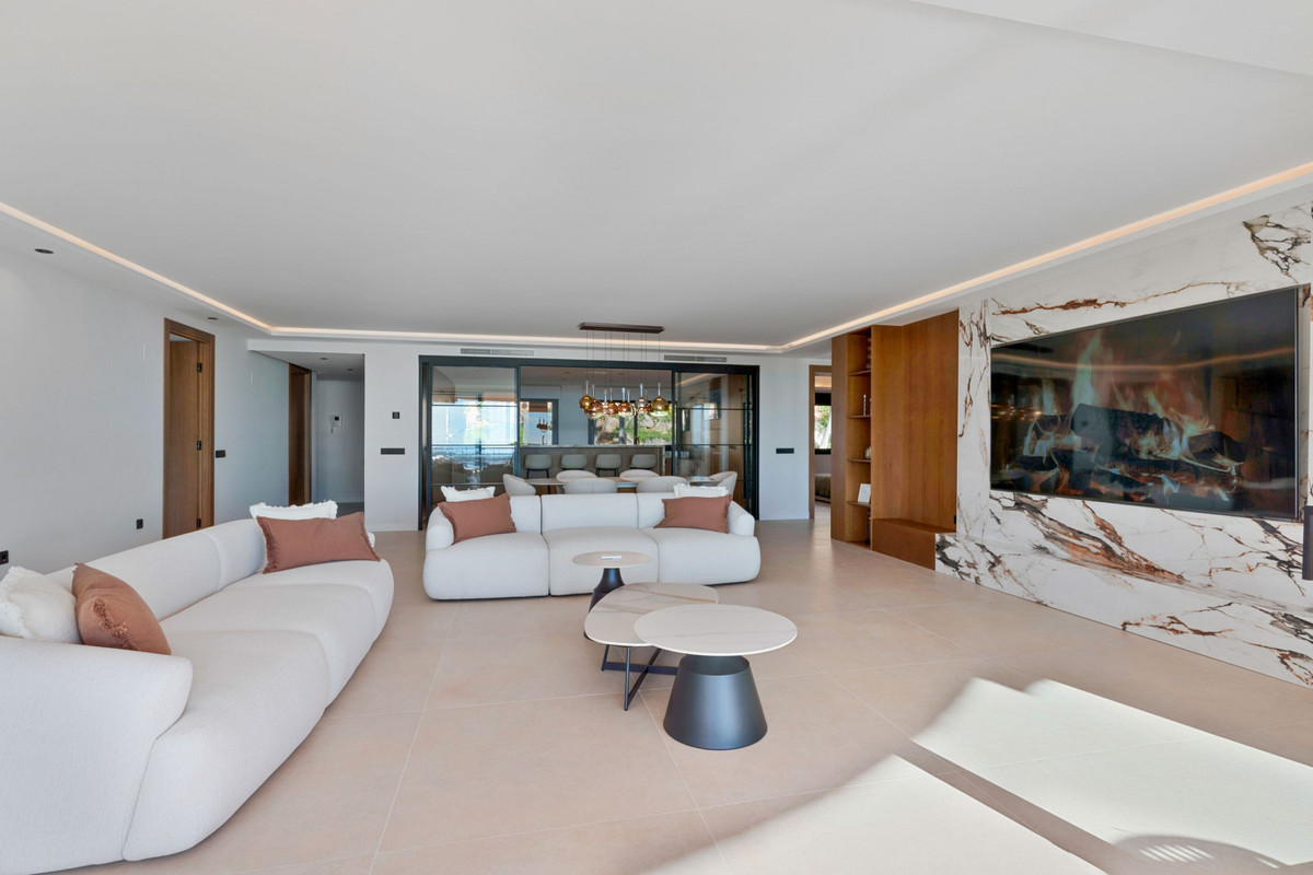 3 Bedroom Apartment for Sale in Nueva Andalucía — 6