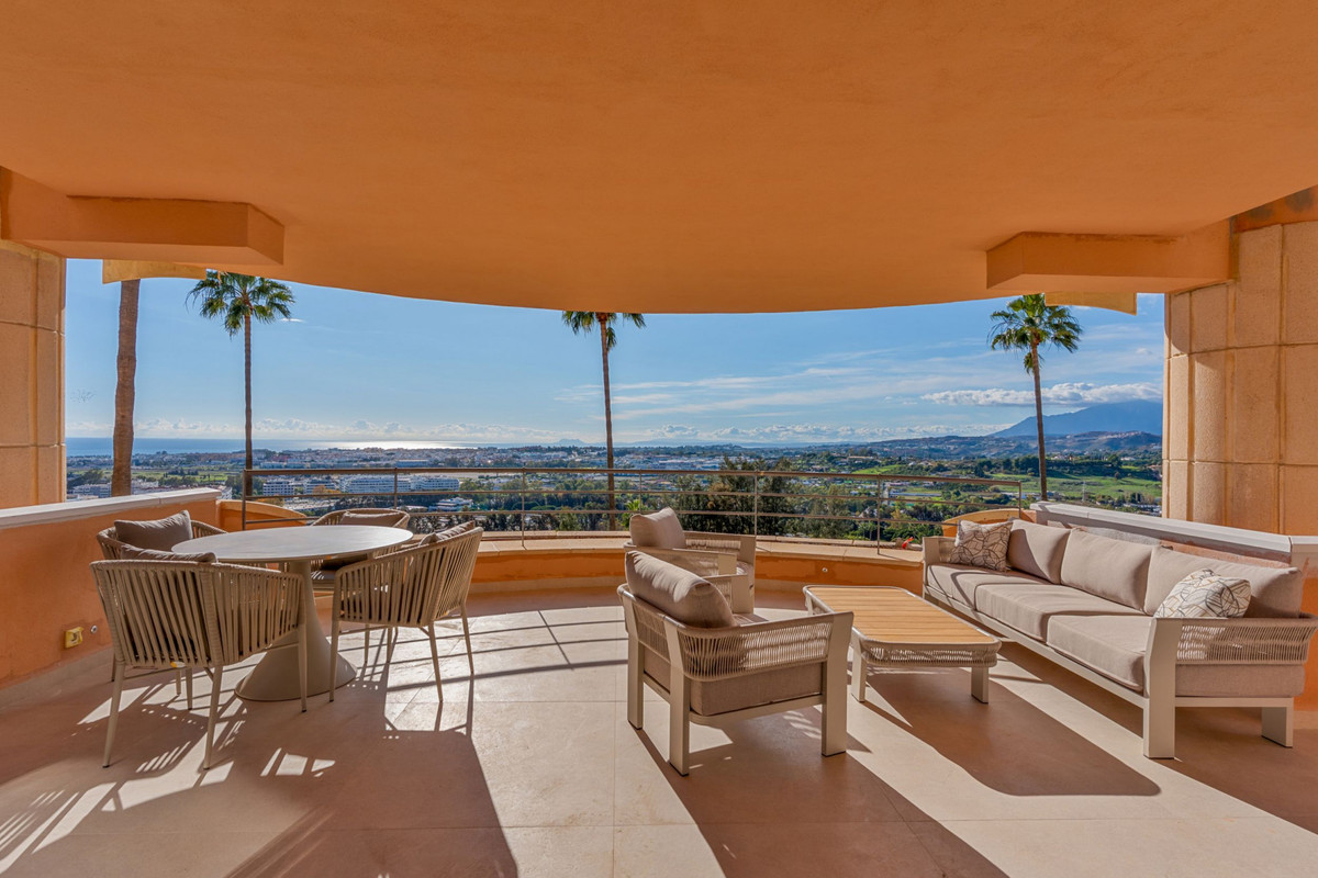 3 Bedroom Apartment for Sale in Nueva Andalucía — 8