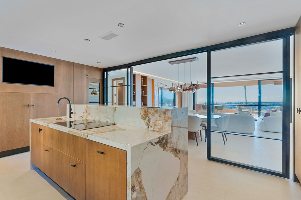 3 Bedroom Apartment for Sale in Nueva Andalucía — 9