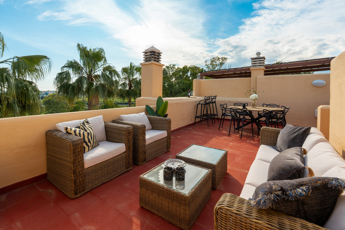 4 Bedroom Villa for Sale in Nueva Andalucía — 4