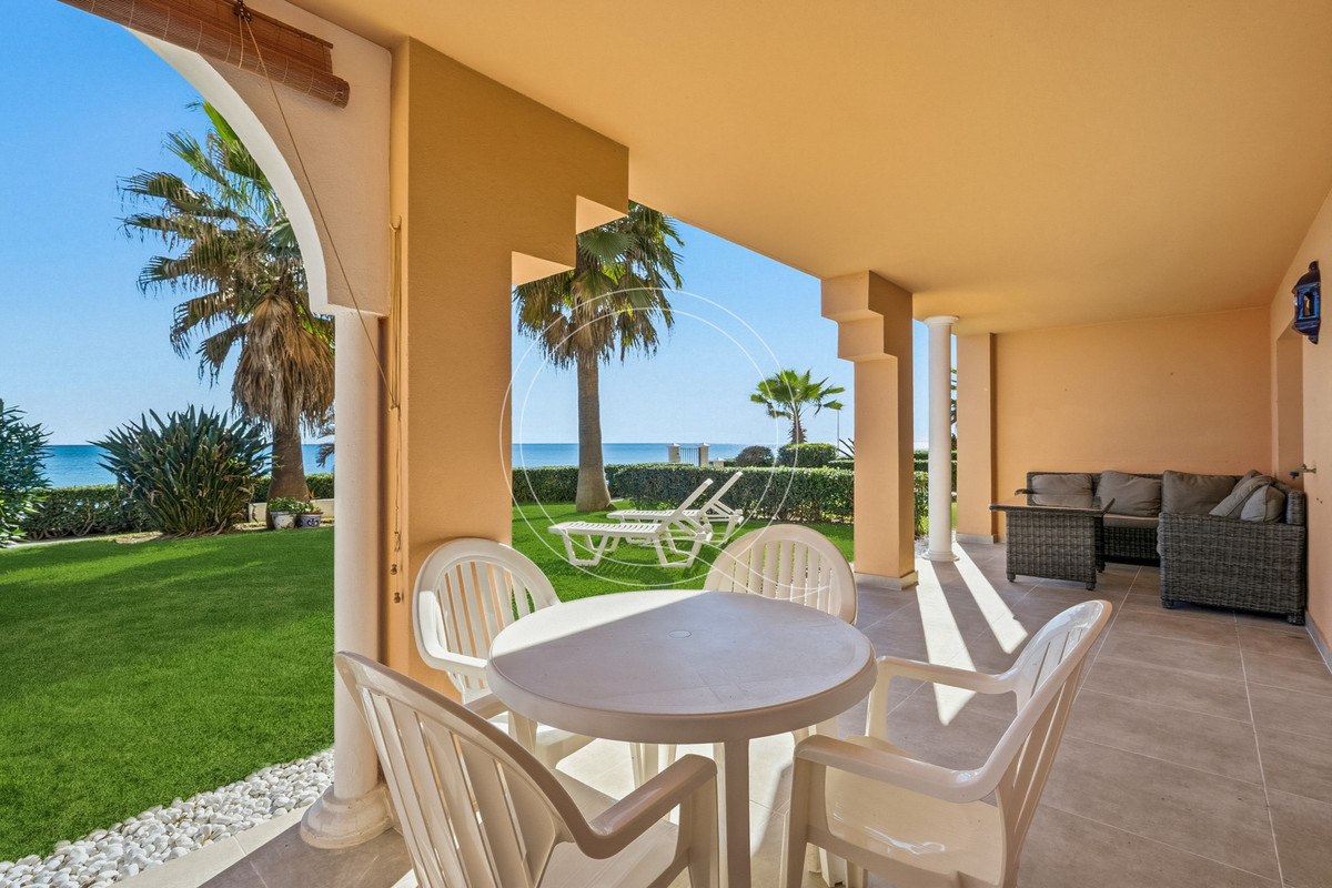 3 Bedroom Apartment for Sale in Estepona — 4