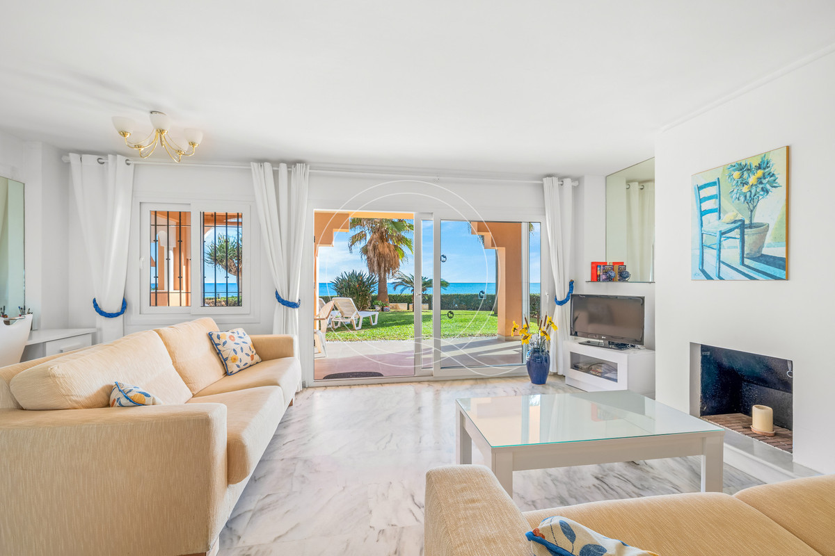 3 Bedroom Apartment for Sale in Estepona — 7