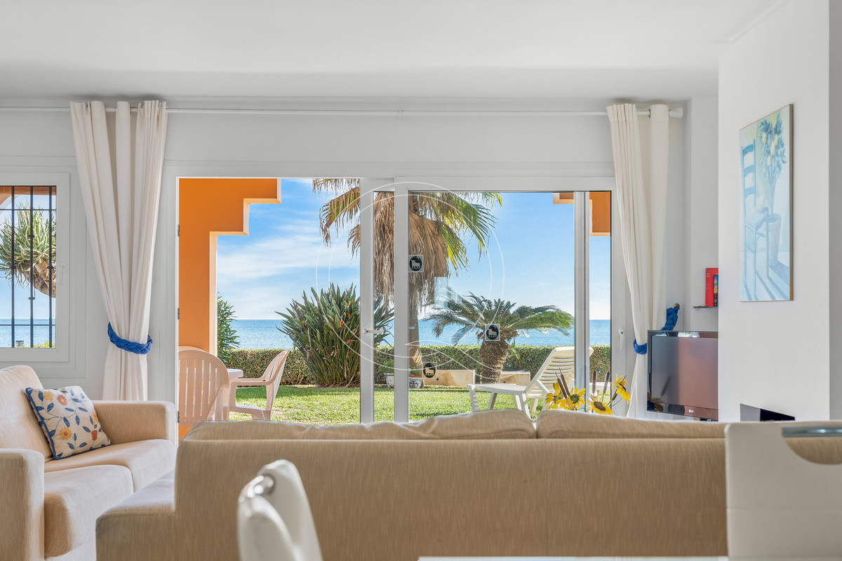 3 Bedroom Apartment for Sale in Estepona — 8