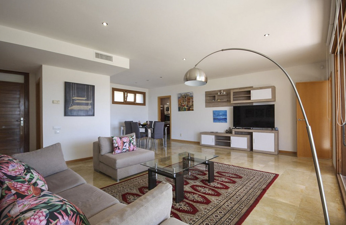 3 Bedroom Apartment for Sale in Marbella — 3