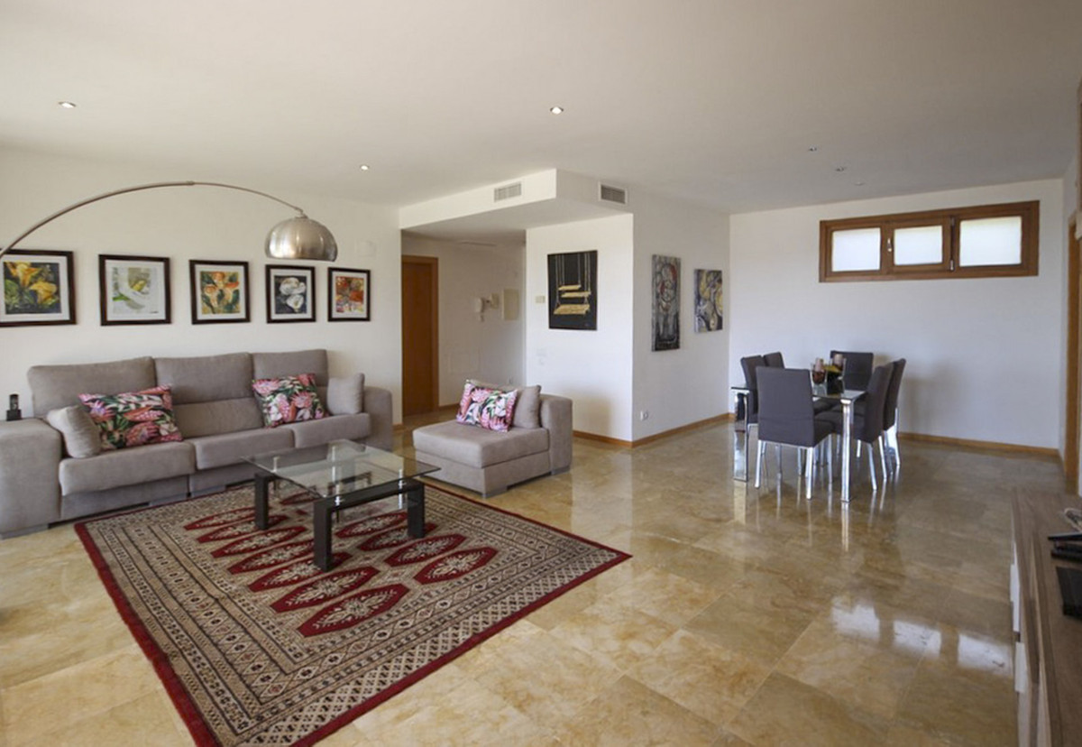3 Bedroom Apartment for Sale in Marbella — 4