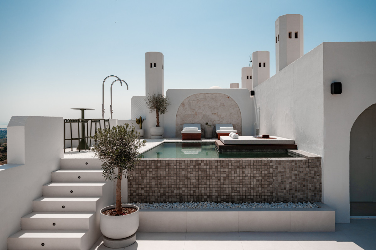 3 Bedroom Apartment for Sale in Nagüeles — 4