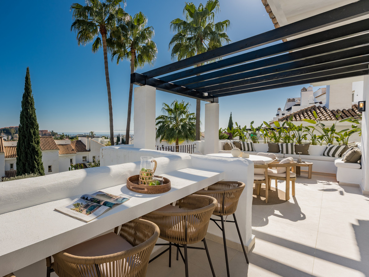 3 Bedroom Apartment for Sale in Nueva Andalucía — 2