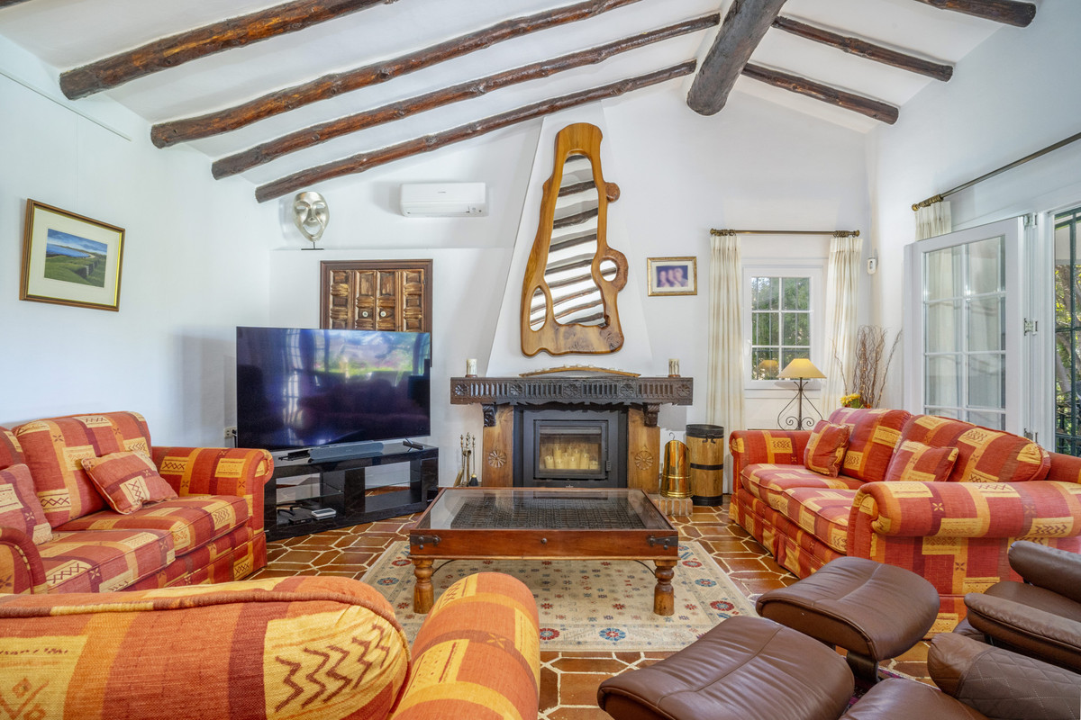 4 Bedroom Villa for Sale in Guadalmina Alta — 3