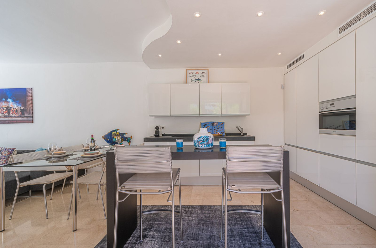 1 Bedroom Apartment for Sale in Marbella — 3