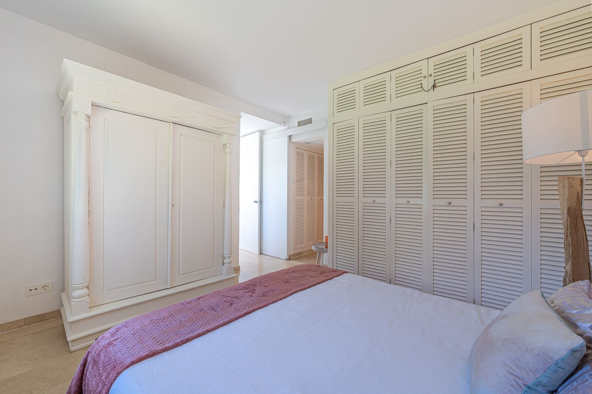 1 Bedroom Apartment for Sale in Marbella — 9