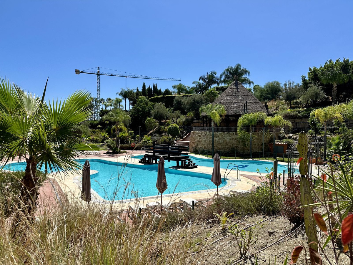 3 Bedroom Apartment for Sale in Nueva Andalucía — view 10