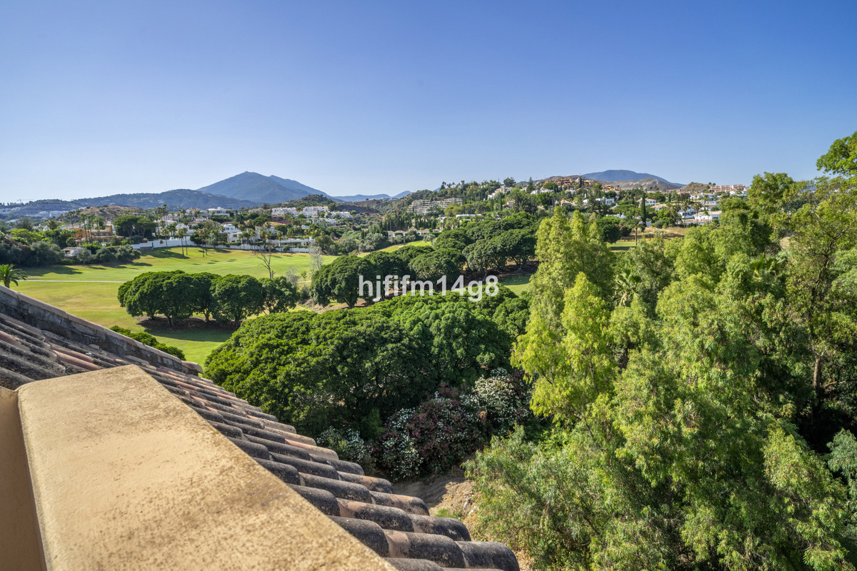 2 Bedroom Apartment for Sale in Nueva Andalucía — 2