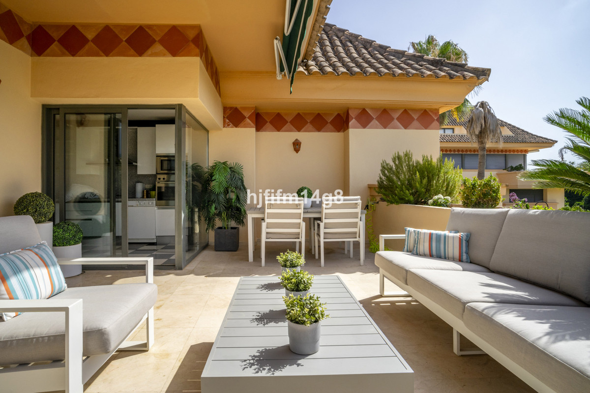 2 Bedroom Apartment for Sale in Nueva Andalucía — 3