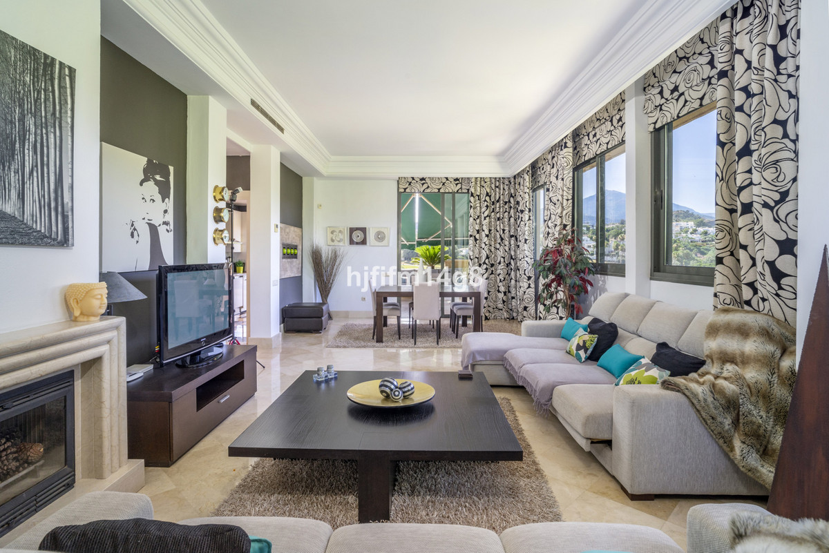 2 Bedroom Apartment for Sale in Nueva Andalucía — 4