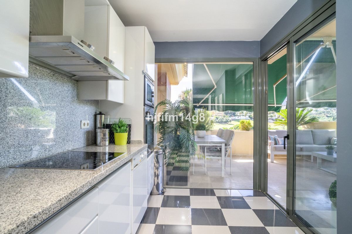 2 Bedroom Apartment for Sale in Nueva Andalucía — 9