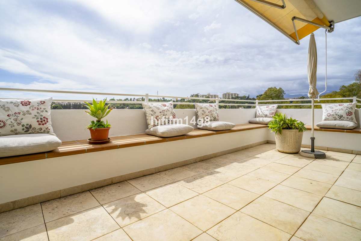 2 Bedroom Apartment for Sale in Guadalmina Alta — 3