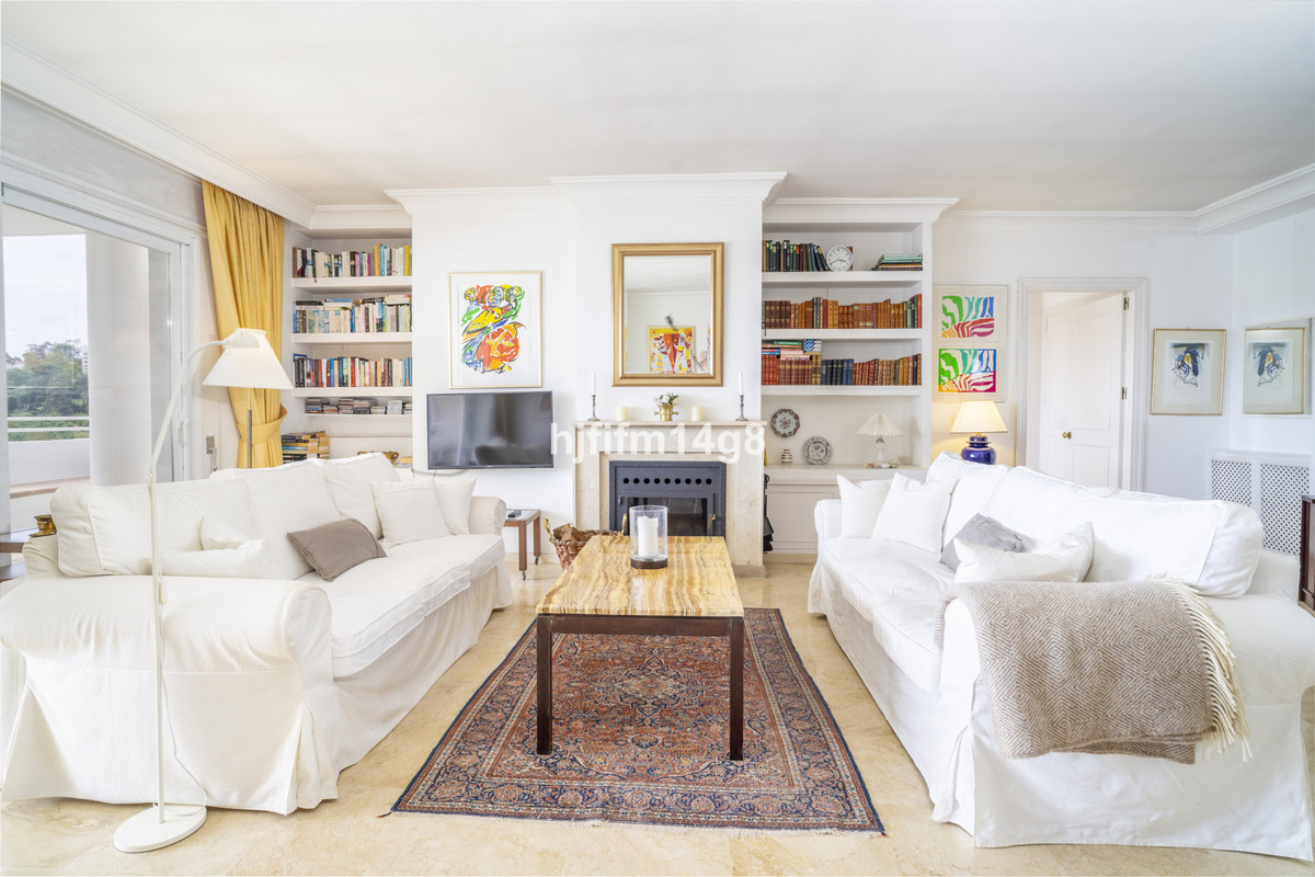 2 Bedroom Apartment for Sale in Guadalmina Alta — 5
