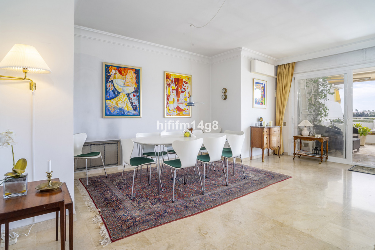 2 Bedroom Apartment for Sale in Guadalmina Alta — 7