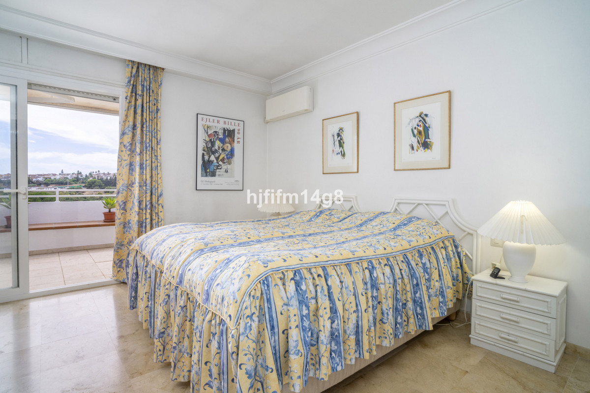 2 Bedroom Apartment for Sale in Guadalmina Alta — view 10