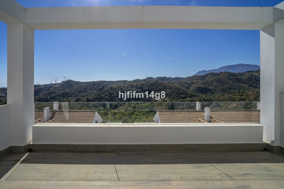 2 Bedroom Apartment for Sale in Estepona — 3