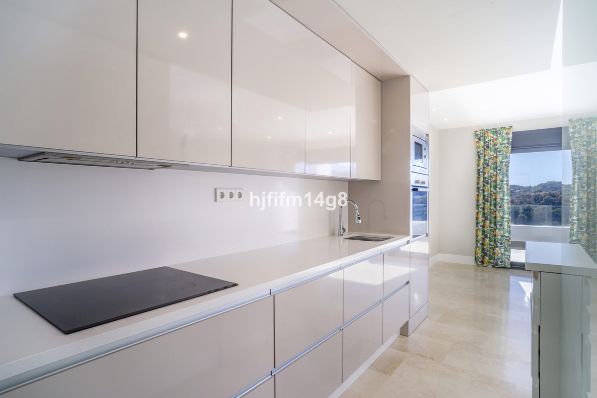 2 Bedroom Apartment for Sale in Estepona — 9
