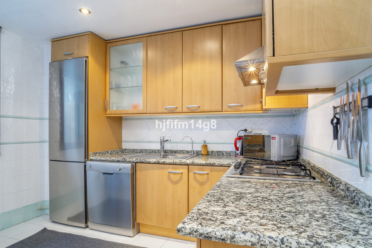 2 Bedroom Apartment for Sale in San Pedro de Alcántara — view 10