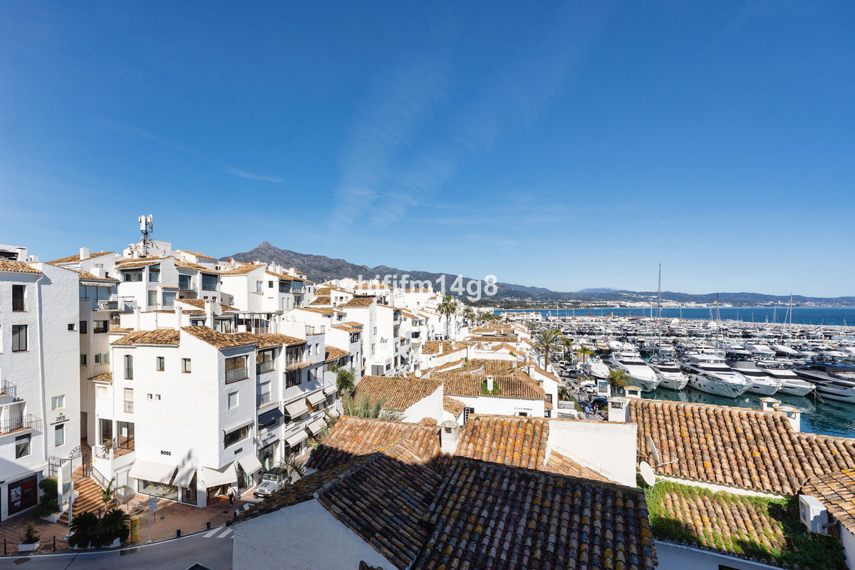 2 Bedroom Apartment for Sale in Puerto Banús