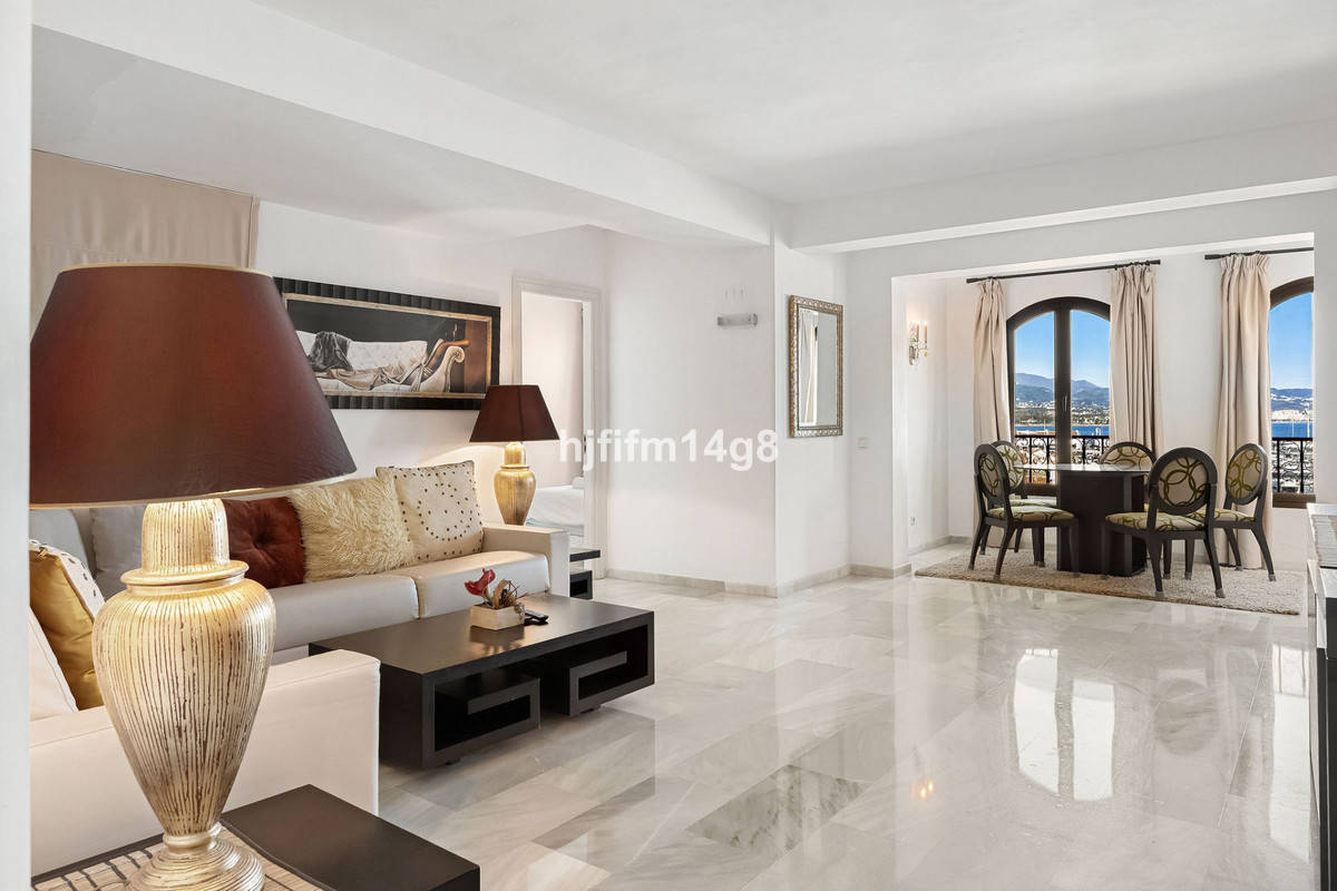 2 Bedroom Apartment for Sale in Puerto Banús — 3