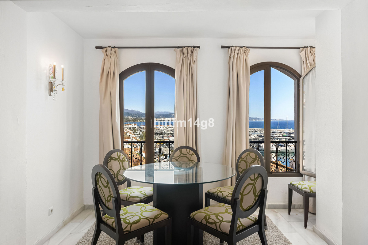 2 Bedroom Apartment for Sale in Puerto Banús — 7