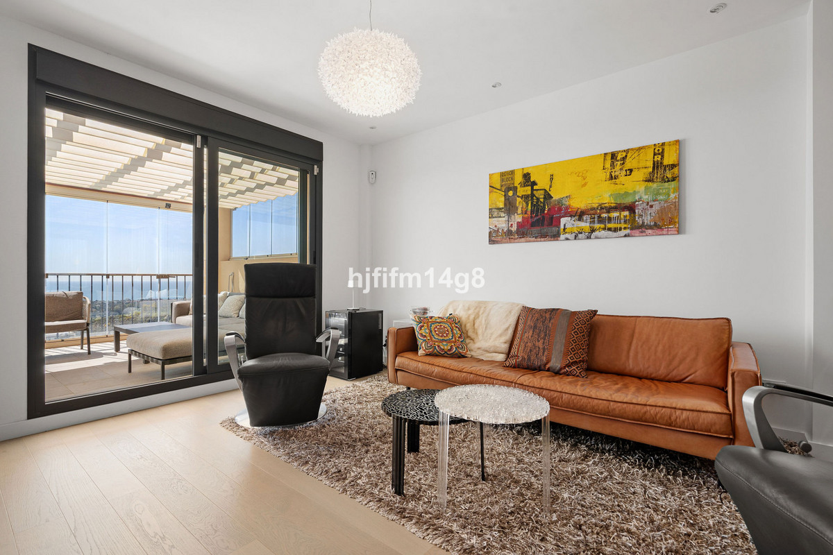 2 Bedroom Apartment for Sale in Benahavís — 6
