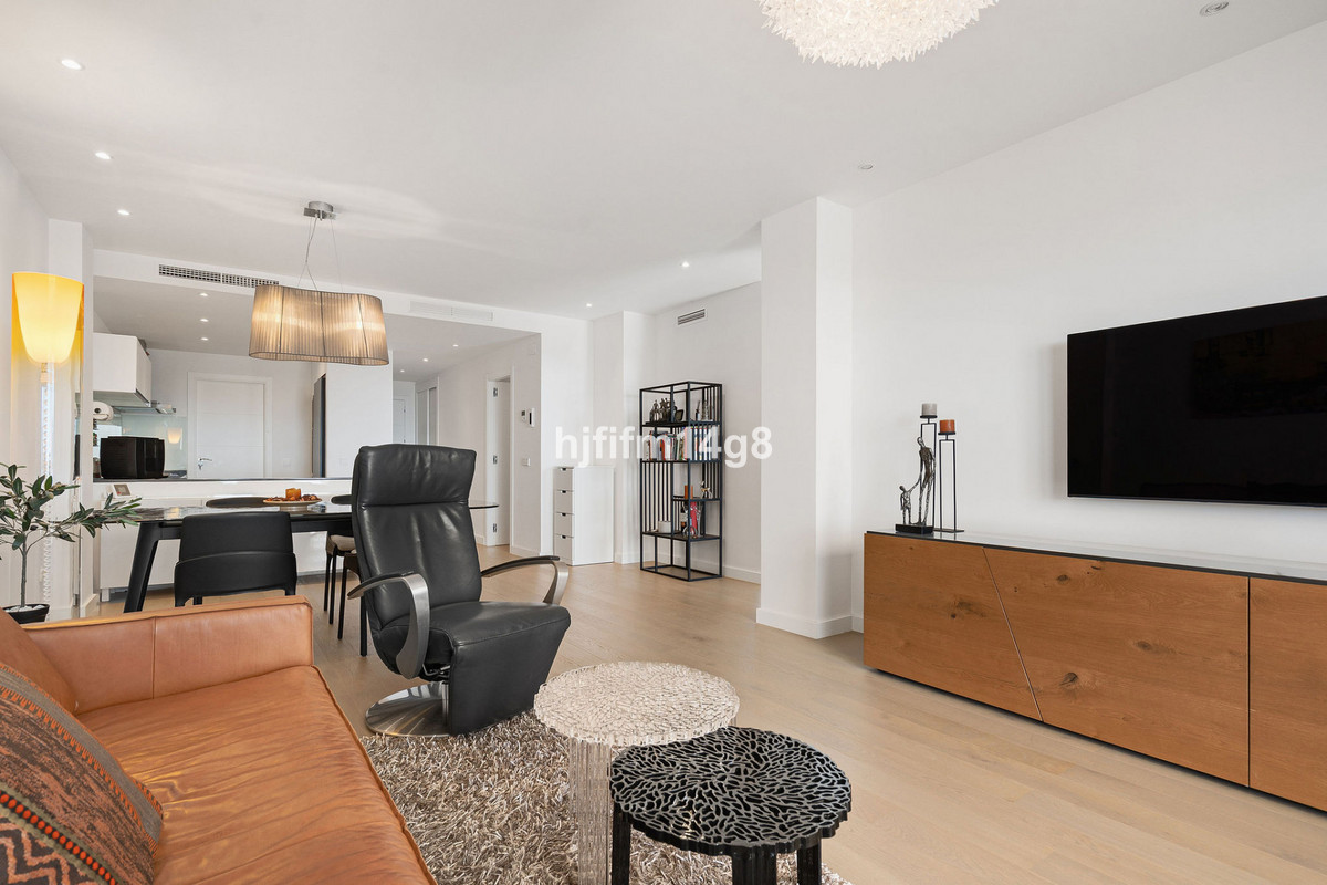 2 Bedroom Apartment for Sale in Benahavís — 7