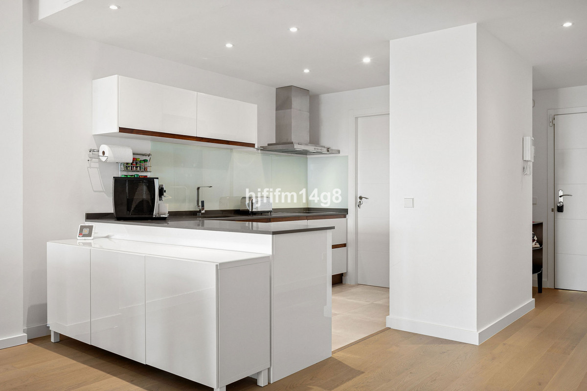 2 Bedroom Apartment for Sale in Benahavís — view 10