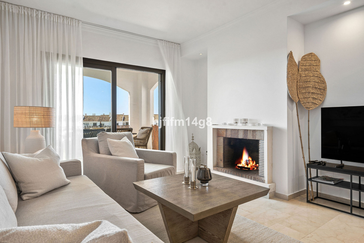 2 Bedroom Apartment for Sale in Nueva Andalucía — 3