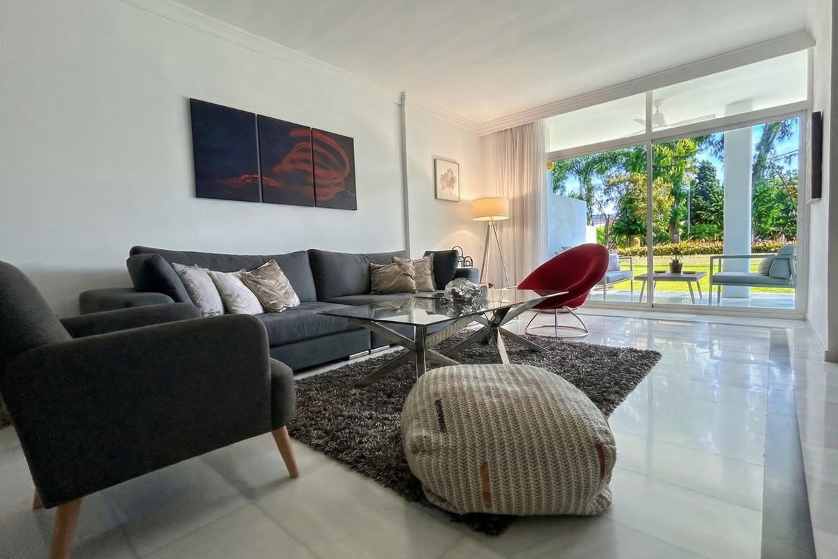 2 Bedroom Apartment for Sale in Puerto Banús