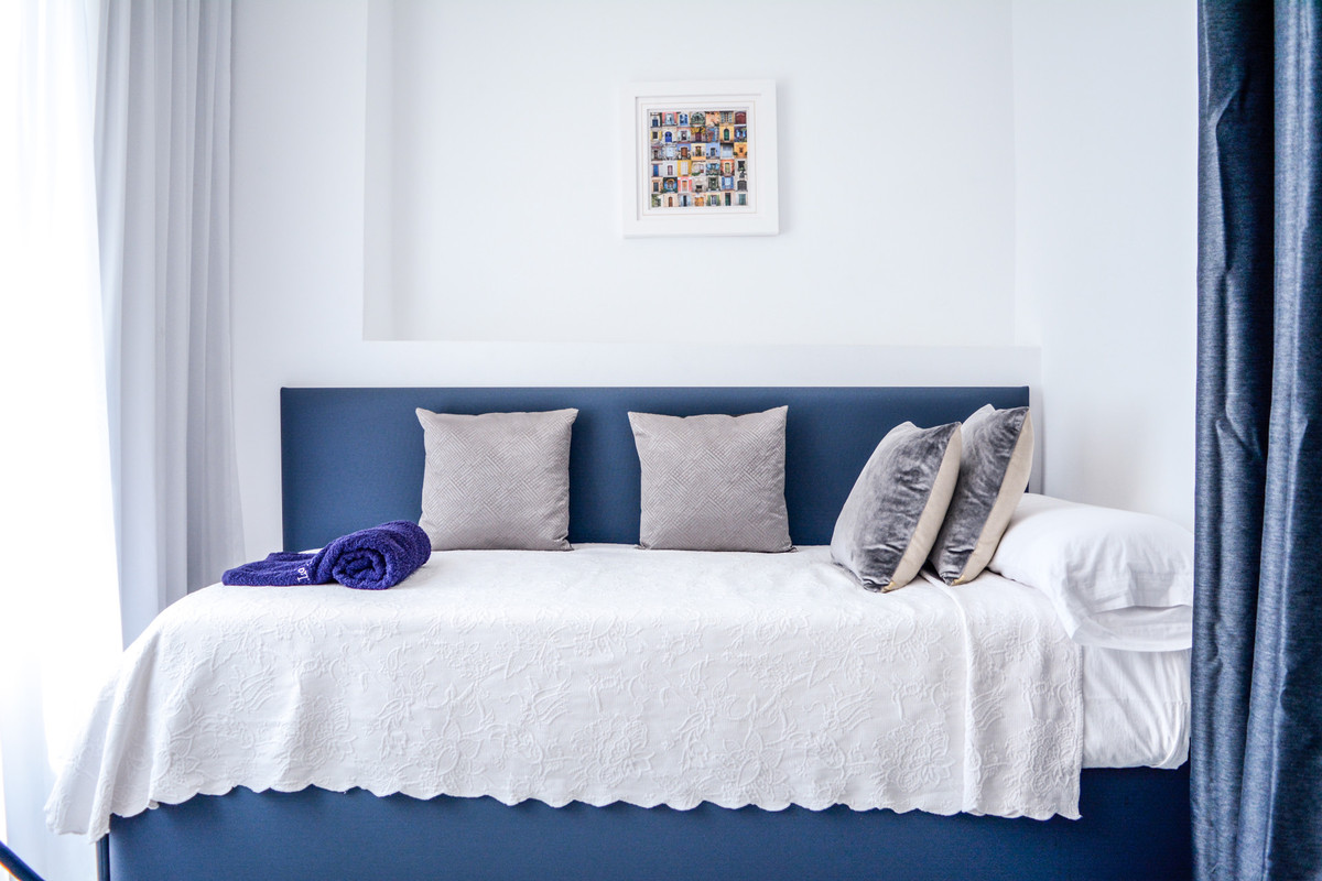 2 Bedroom Apartment for Sale in Puerto Banús — 3