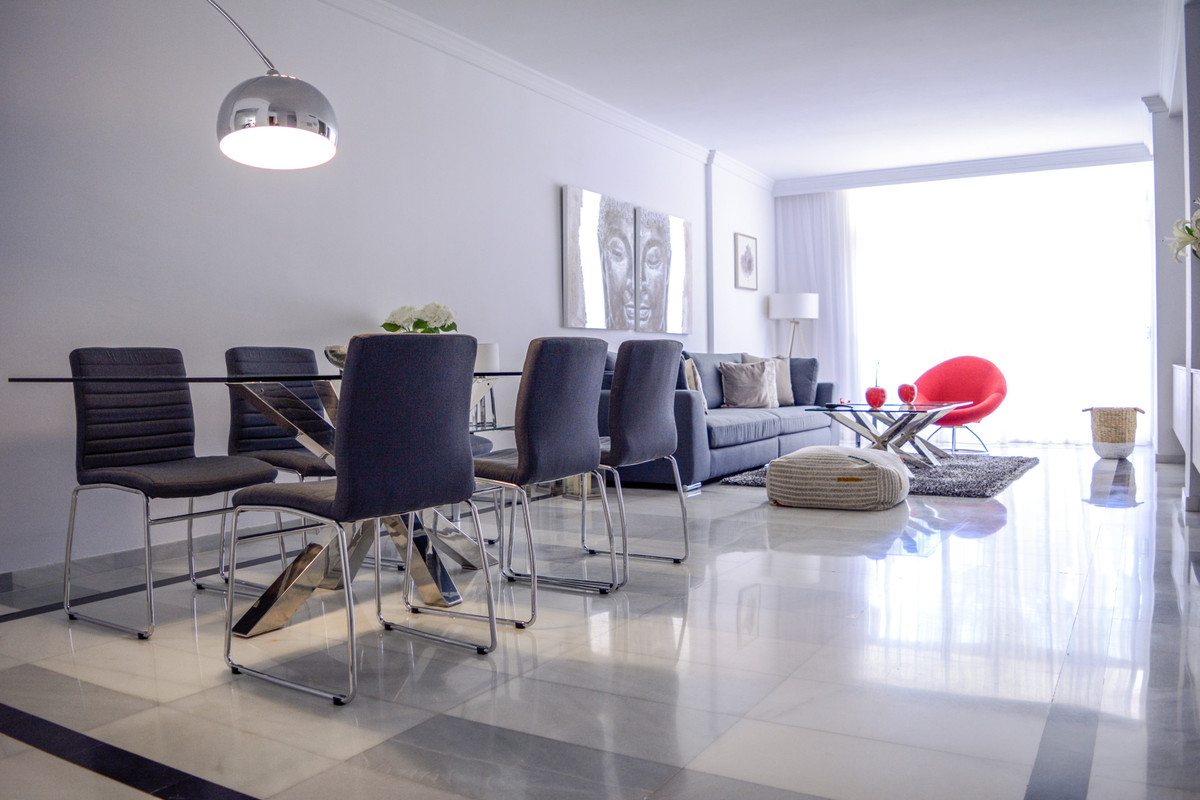 2 Bedroom Apartment for Sale in Puerto Banús — 4