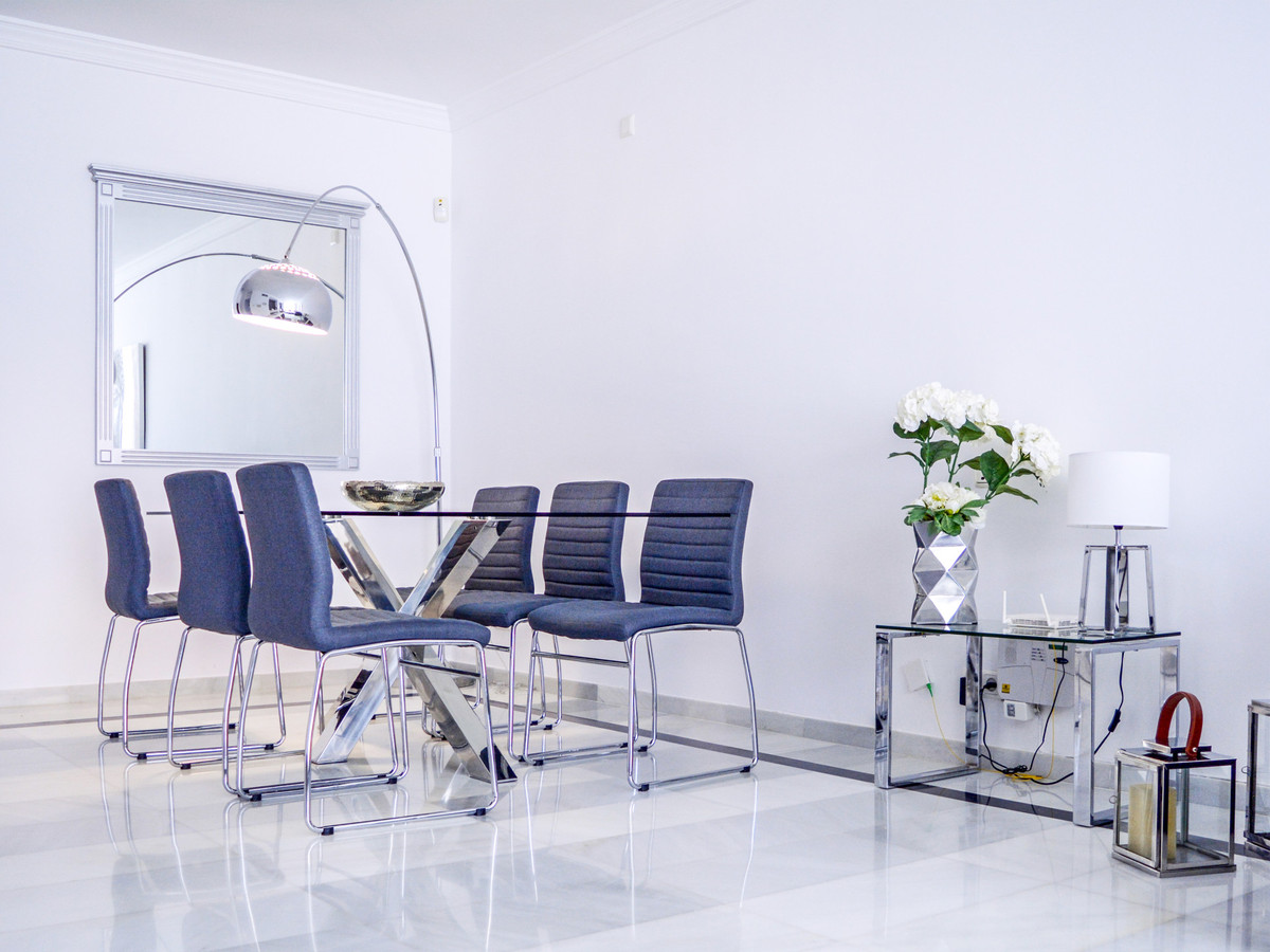 2 Bedroom Apartment for Sale in Puerto Banús — 5