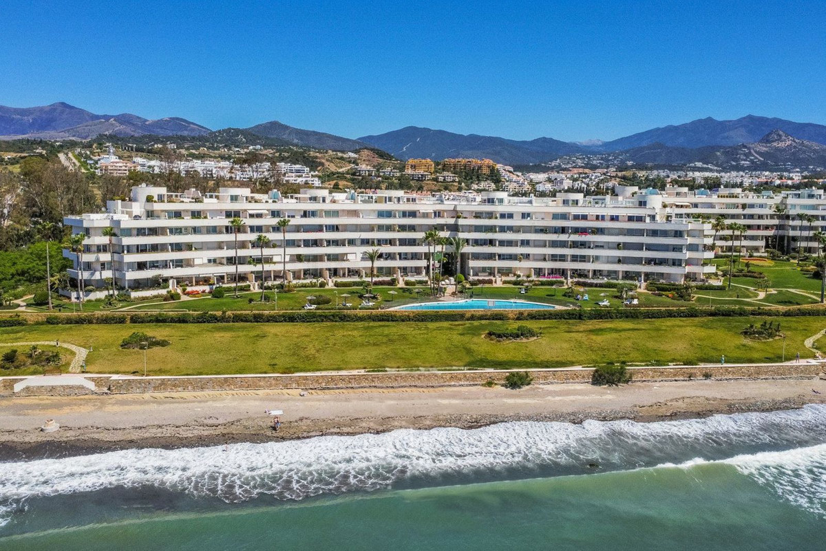 3 Bedroom Apartment for Sale in Estepona — 4