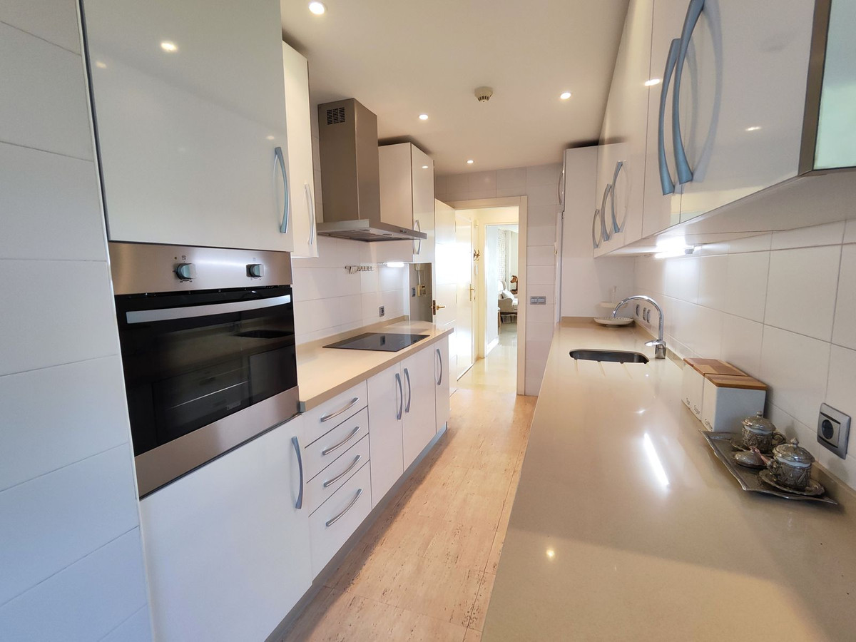 3 Bedroom Apartment for Sale in Estepona — 5