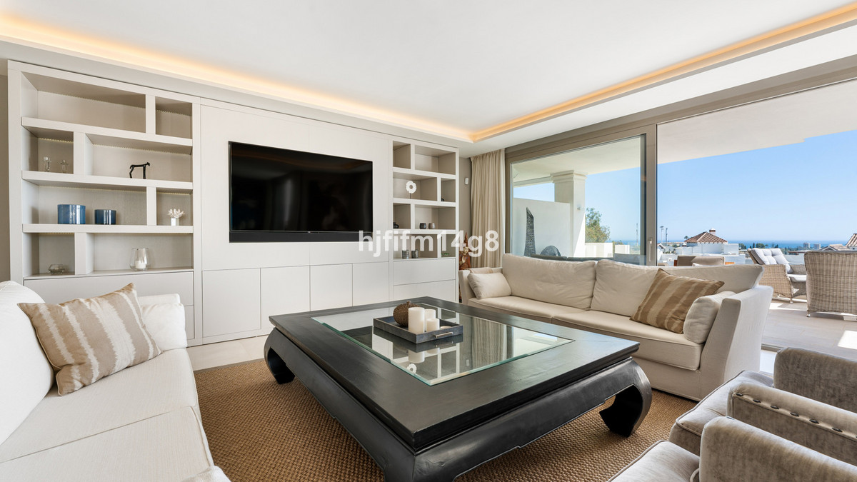 3 Bedroom Apartment for Sale in Nueva Andalucía — 6