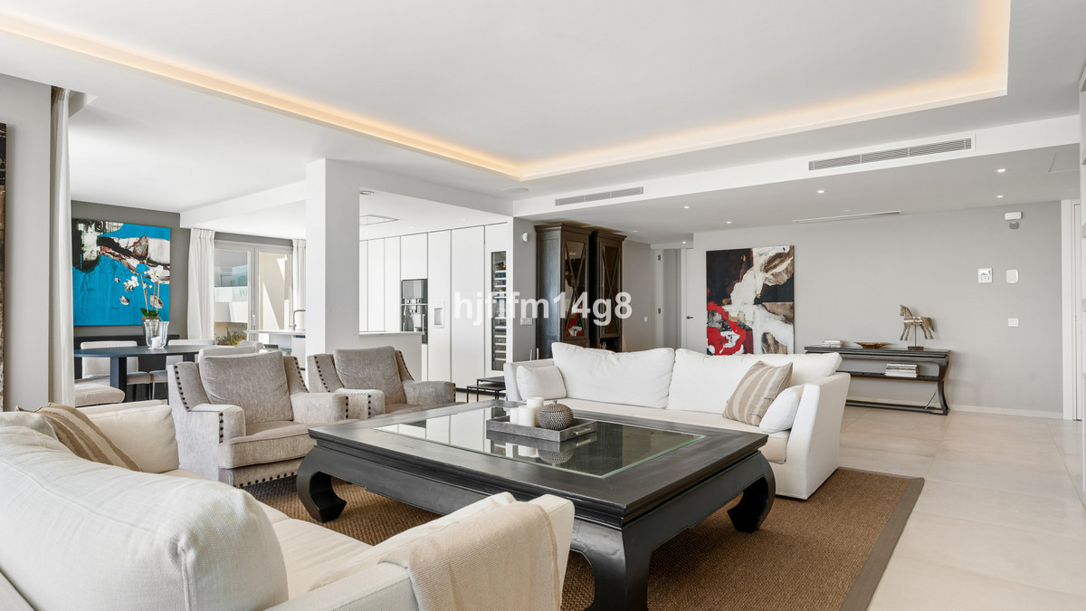 3 Bedroom Apartment for Sale in Nueva Andalucía — 7