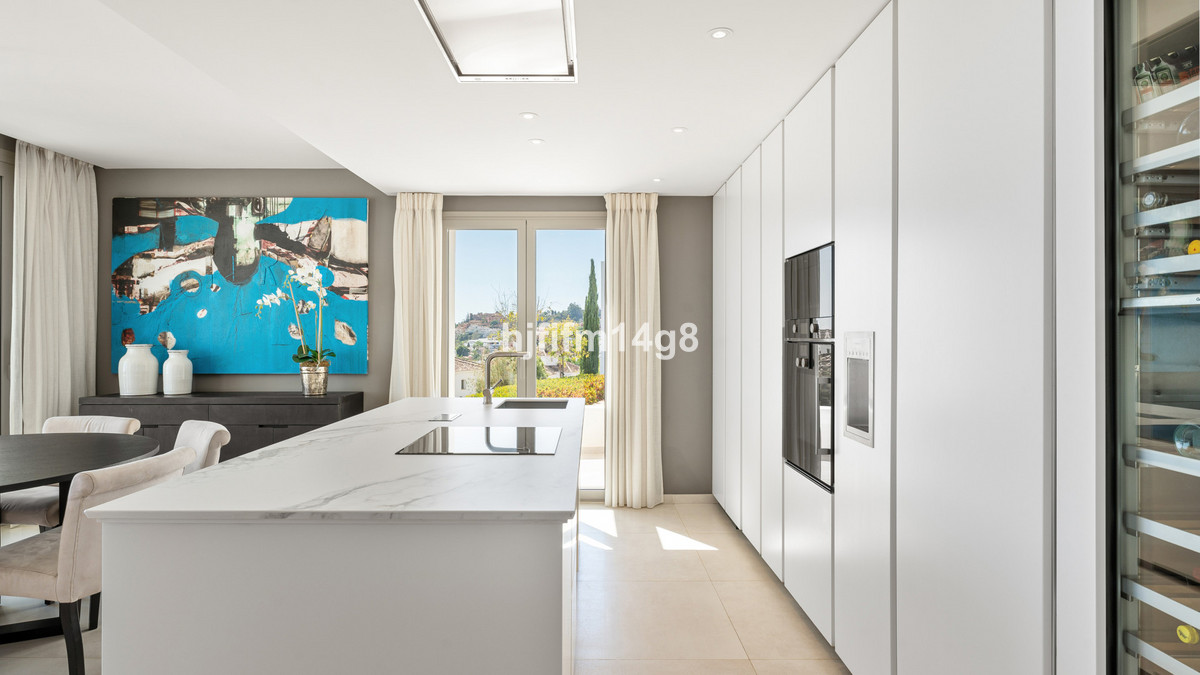 3 Bedroom Apartment for Sale in Nueva Andalucía — 8