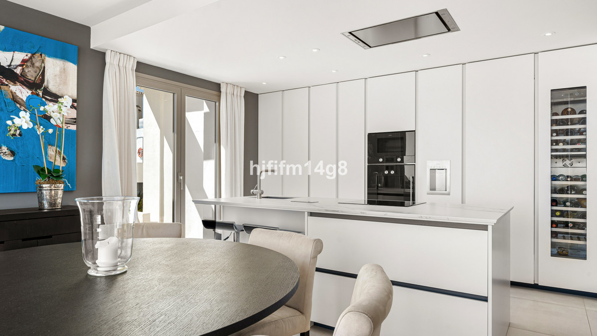 3 Bedroom Apartment for Sale in Nueva Andalucía — 9