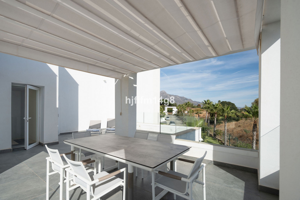3 Bedroom Apartment for Sale in La Quinta — 2
