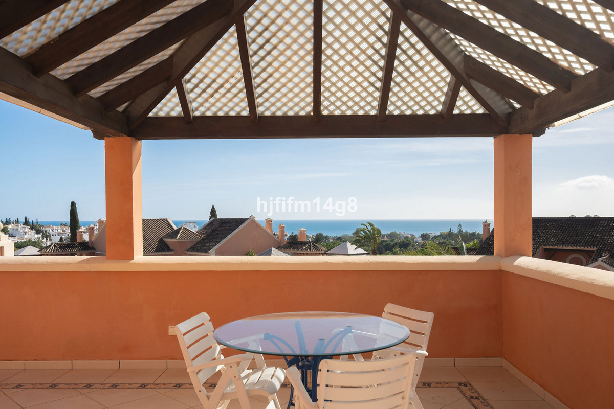 3 Bedroom Apartment for Sale in Nueva Andalucía — 3