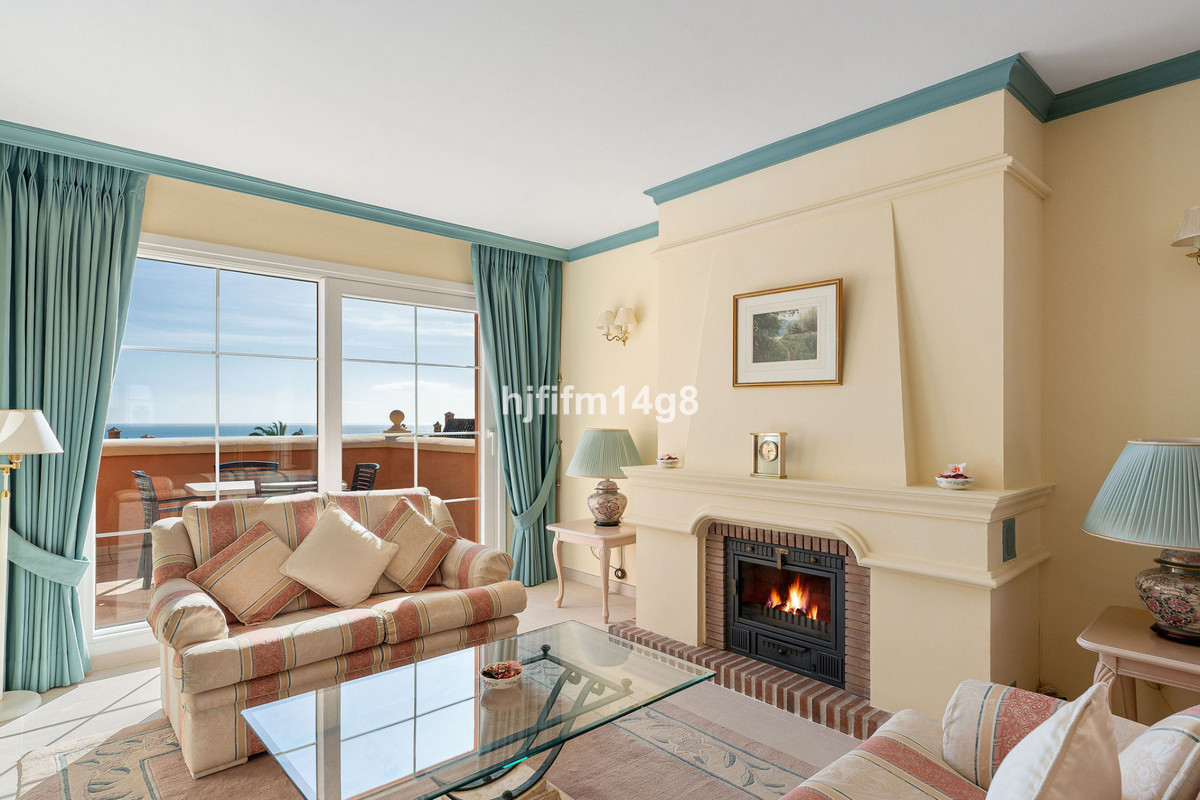 3 Bedroom Apartment for Sale in Nueva Andalucía — 5