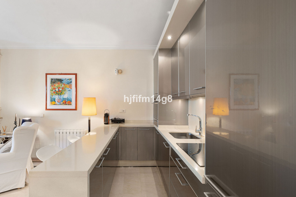 3 Bedroom Apartment for Sale in Nueva Andalucía — 7